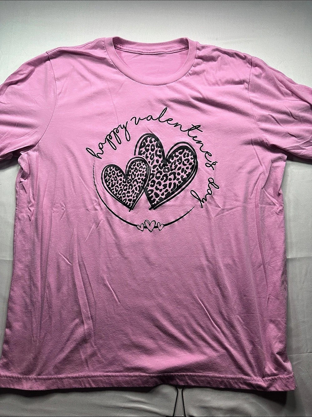 Leopard Heart Graphic Tee in Pink Like New